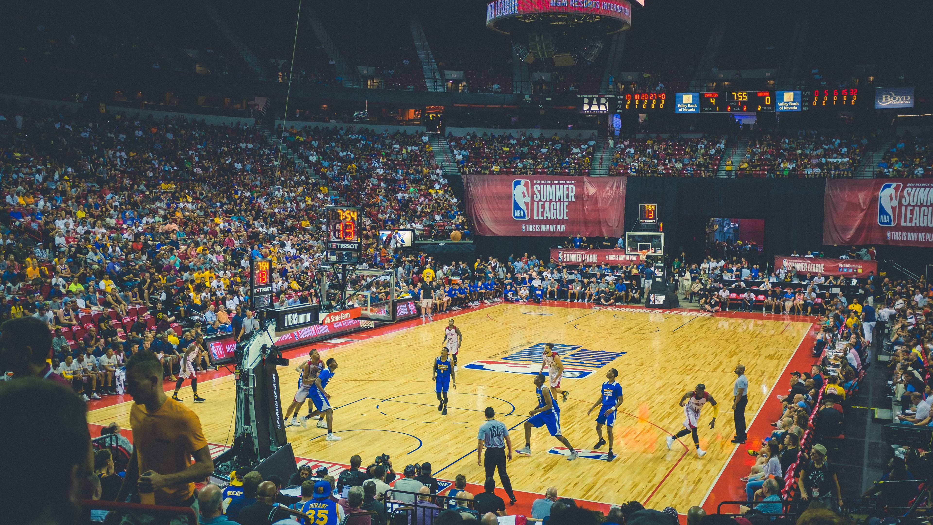 乔·波尔曼：袋鼠队核心球员，展现强大攻防实力，乔治袋鼠皮鞋怎么样